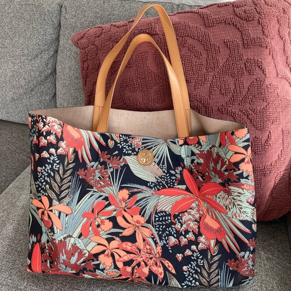 tory burch summer bags